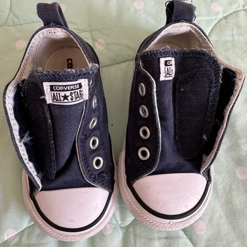 Converse Velcro Blue Kids Sneaker size 6